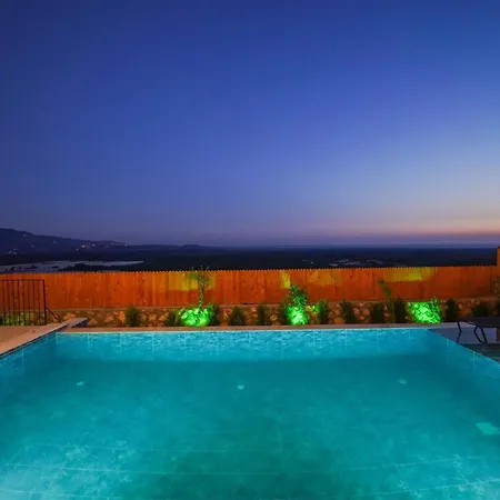 Villa Kayra 1 Red